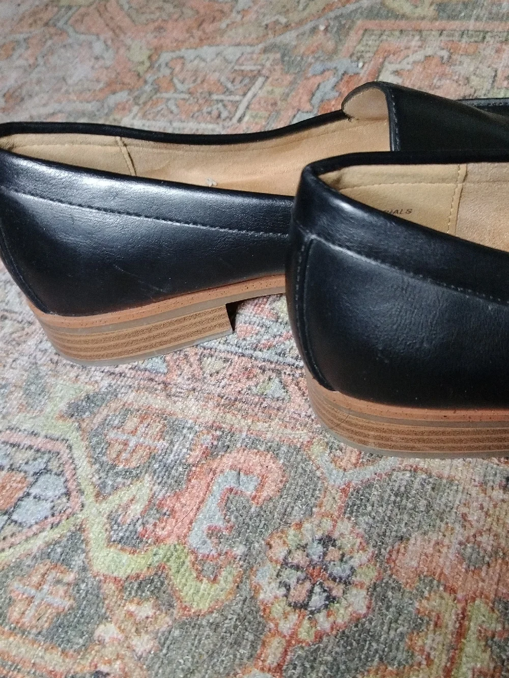 AEROSOLES Black Leather Slip-On Loafers Rounded Point - Size 9